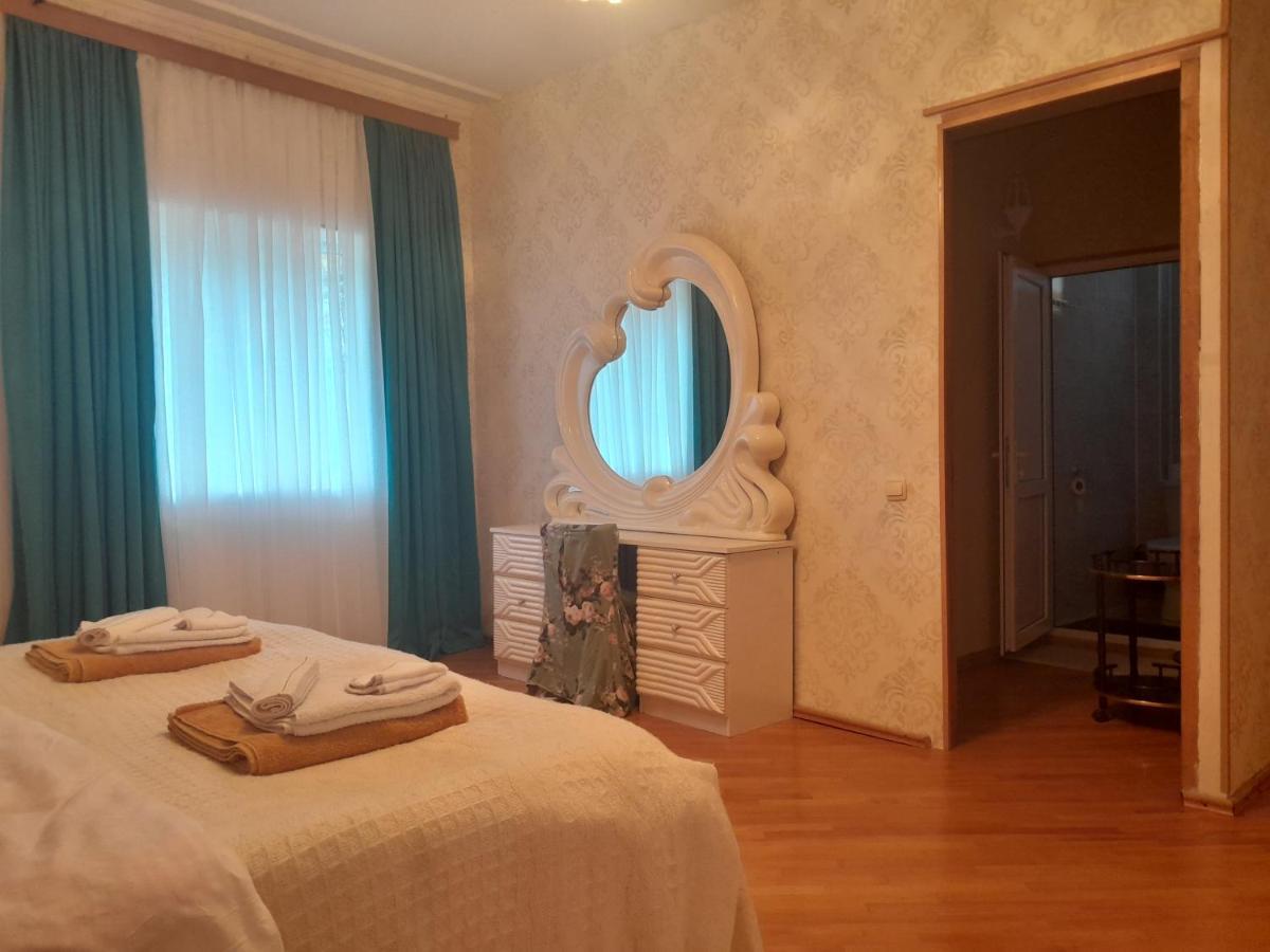 Belas House With Terrace 쿠타이시 외부 사진