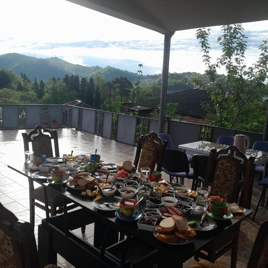 Belas House With Terrace 쿠타이시 외부 사진