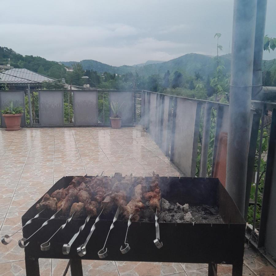 Belas House With Terrace 쿠타이시 외부 사진