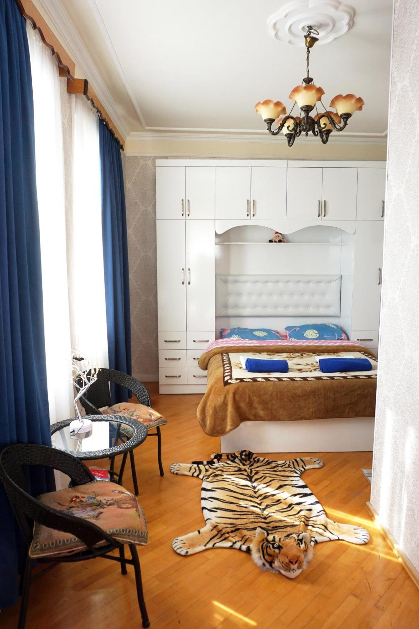 Belas House With Terrace 쿠타이시 외부 사진