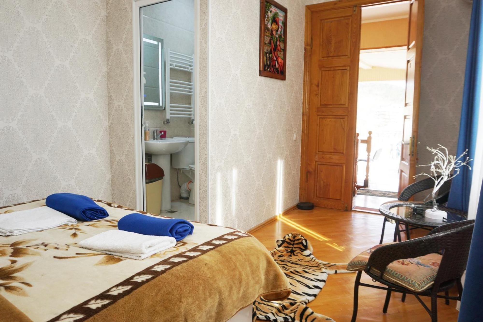 Belas House With Terrace 쿠타이시 외부 사진